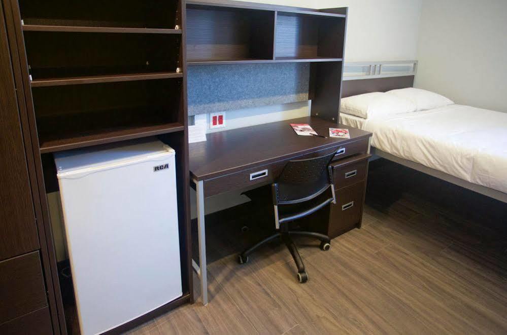 Queen'S University - David C. Smith House - Campus Accommodation 킹스턴 외부 사진
